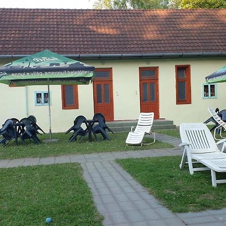 Aqua Hostel Siofok Ngoại thất bức ảnh