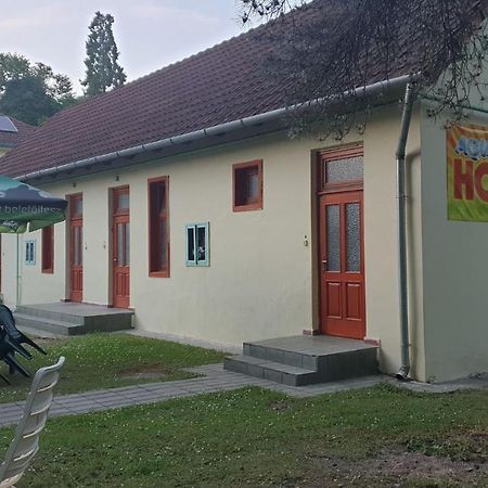 Aqua Hostel Siofok Ngoại thất bức ảnh