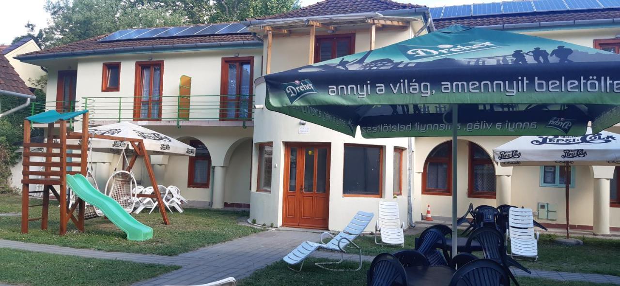 Aqua Hostel Siofok Ngoại thất bức ảnh