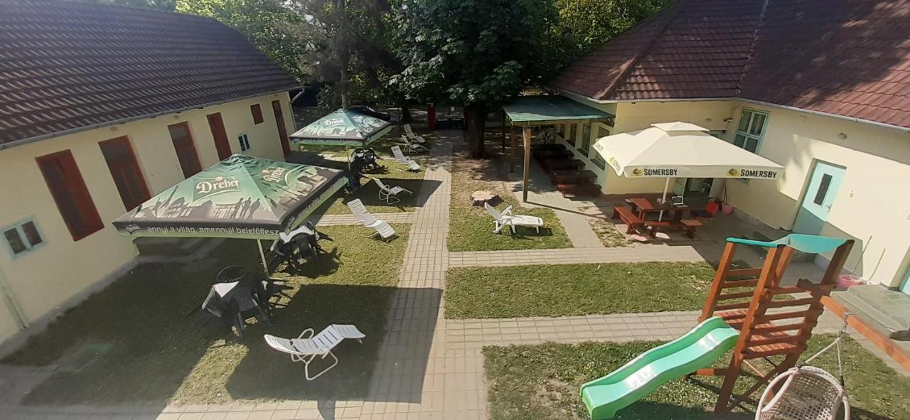 Aqua Hostel Siofok Ngoại thất bức ảnh